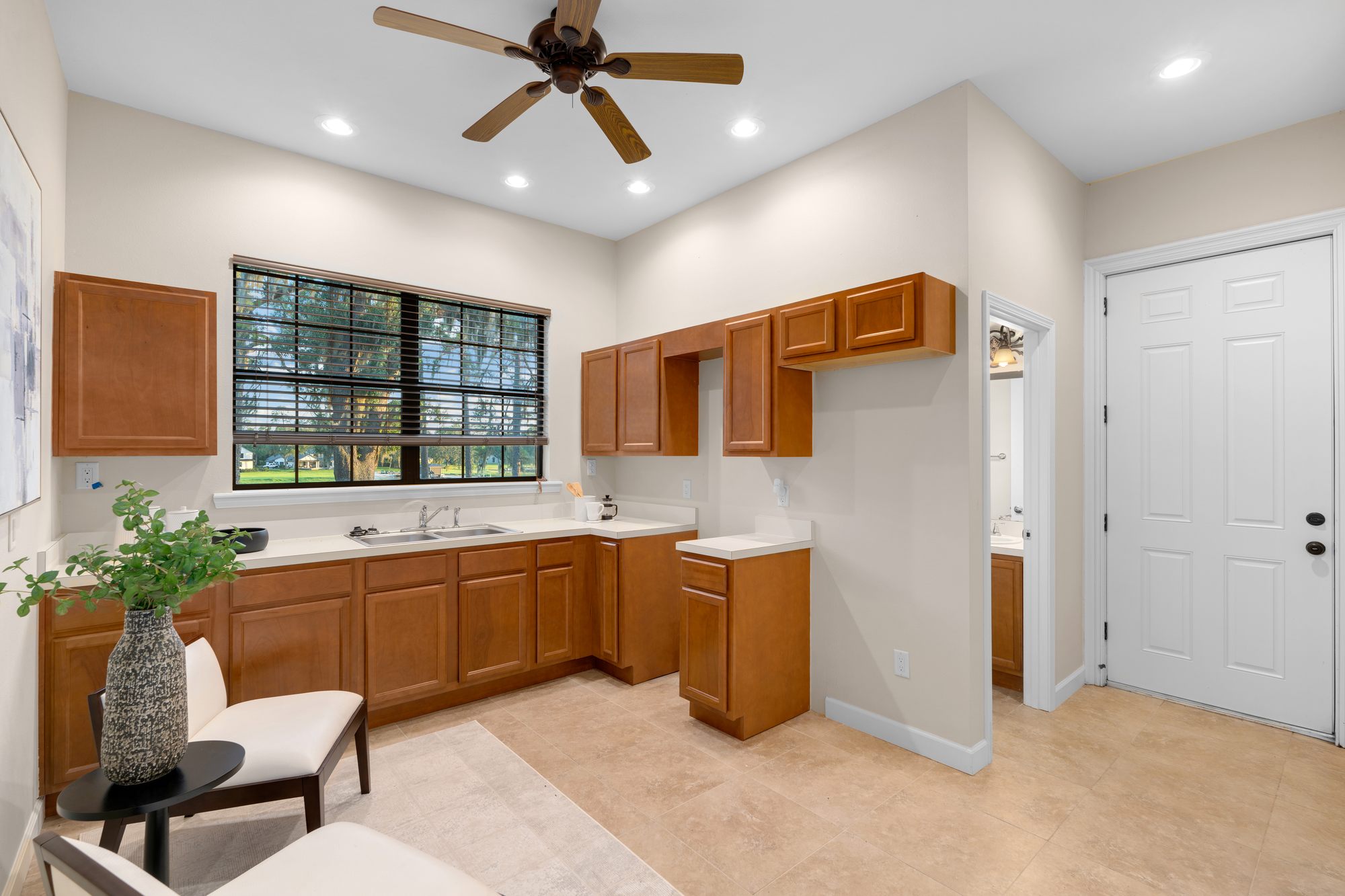 The garden apartment's kitchenette
